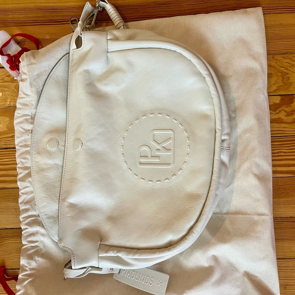 Pikolinos White Crossbody Bag with Minimalist Design